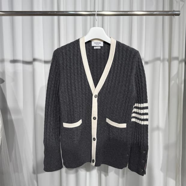 (4) 톰브라운 캐시미어 사선 브이넥 가디건