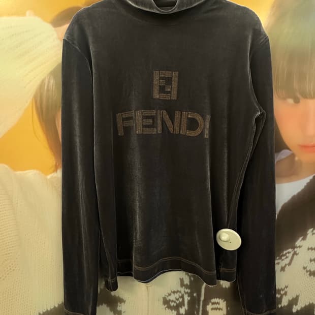 FENDI 펜디 벨벳 롱슬리브