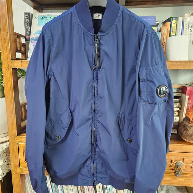 새상품 컨디션))씨피 CP컴퍼니 NYCRA 봄버 나일론 자