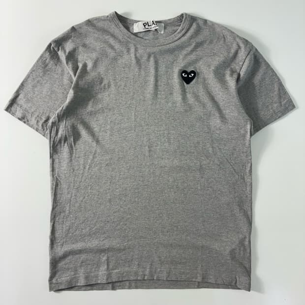 Comme des garcons  꼼데가르송 블랙하트 그레이 반팔티셔츠 