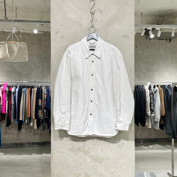 솔리드 옴므 화이트 오버 데님 셔츠