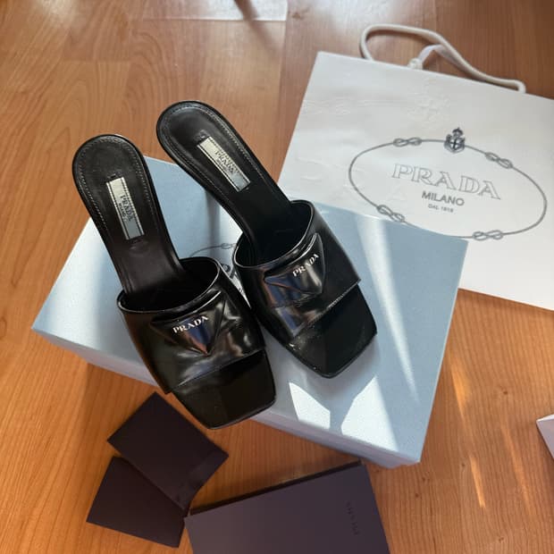 프라다 여성 샌들 블랙 37