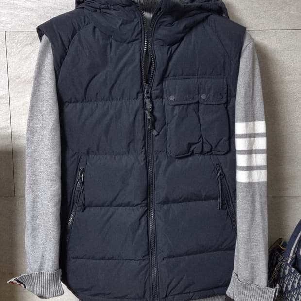 정품) CP컴퍼니  패딩 베스트 