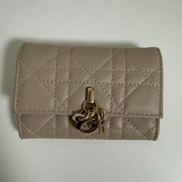 정품 미스디올 까나쥬 지갑 베이지