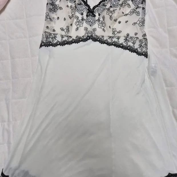 화이트 시스루 슬립