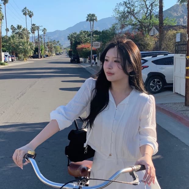 리브아워 노아 블라우스