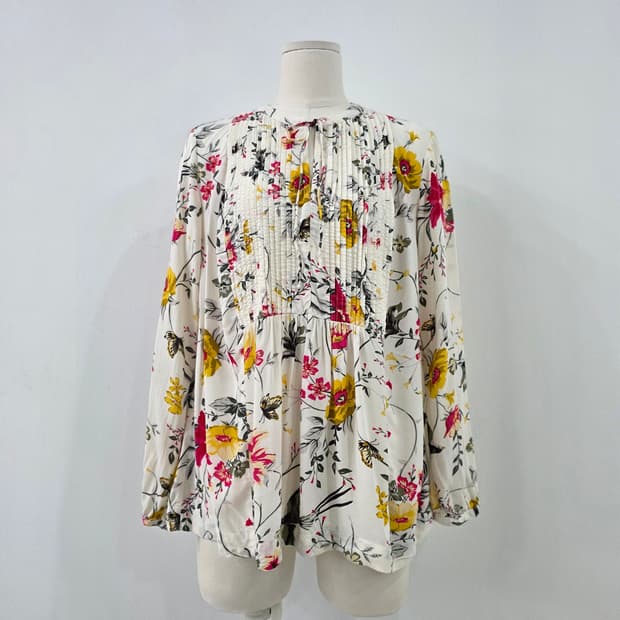 올드네이비 아이보리 플라워 핀턱 보헤미안 블라우스