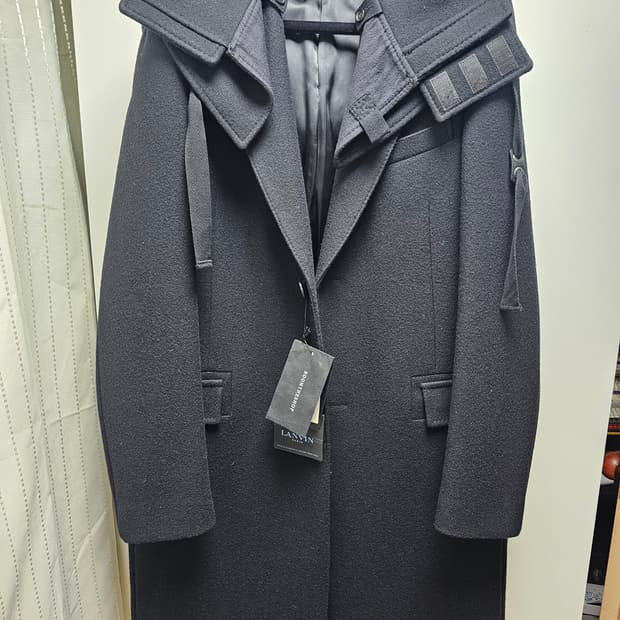 새상품 랑방 LANVIN 컬렉션 코트(588만원)