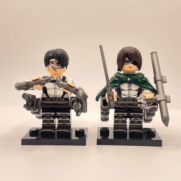 진격의 거인 피규어 2종