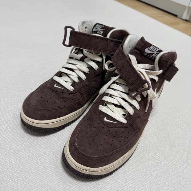 나이키 에어포스 1 미드 '07 QS 초콜릿