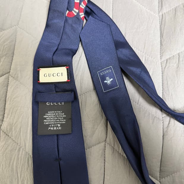 구찌 스네이크 넥타이