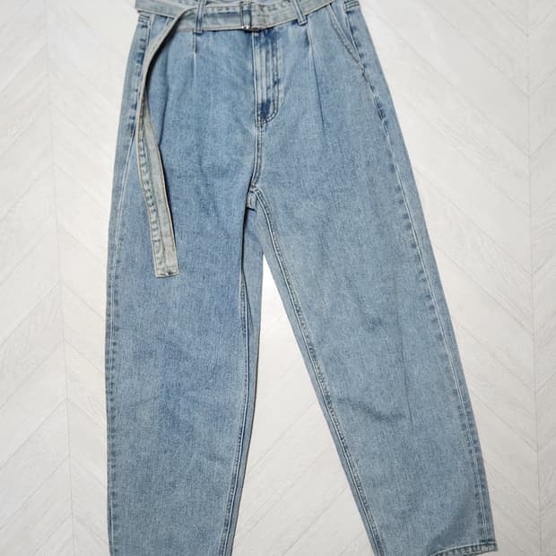 무탠다드 밸티드 세미 벌룬 데님 팬츠 라이트 인디고 28