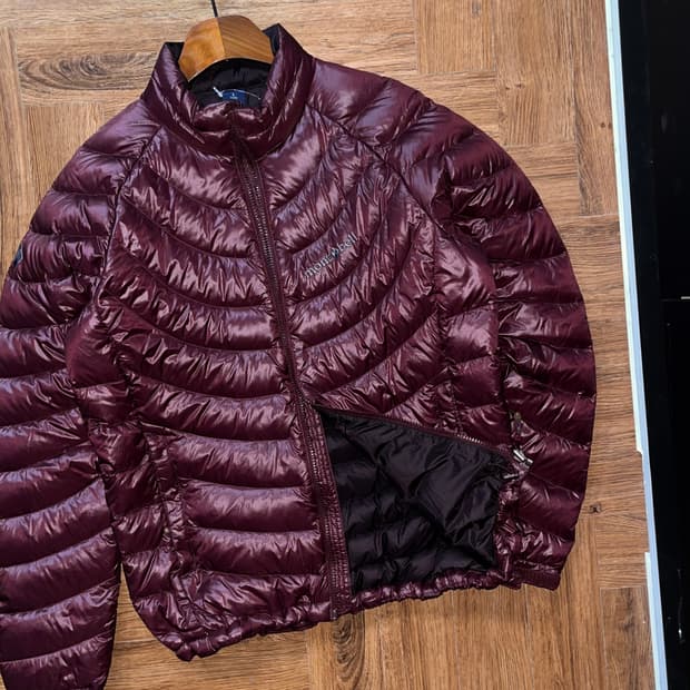 Montbell 경량패딩