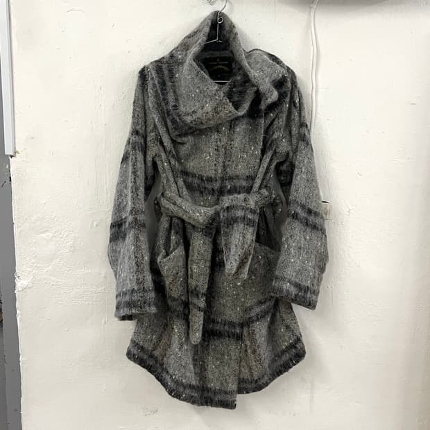 비비안웨스트우드 알파카 모헤어 하이넥 드레이프 자켓