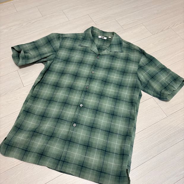유니클로U 그린 체크 오픈 카라 셔츠 M(103-105)