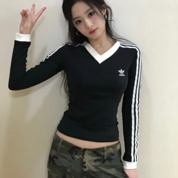 아디다스 브이넥 롱슬리브