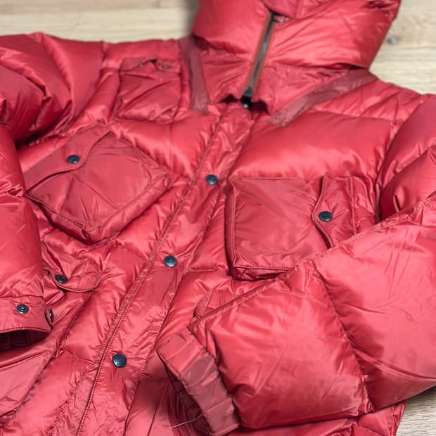 이스트로그 퀀텀 패딩 M사이즈