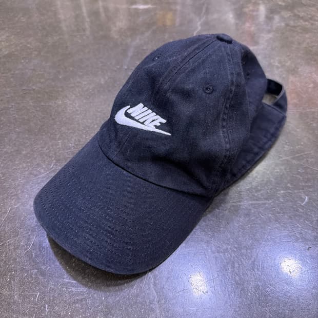 나이키 헤리티지 86 로고 자수 볼캡