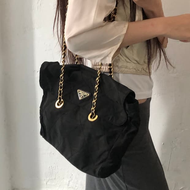Prada 프라다 블랙 리나일론 퀄팅 체인 숄더백