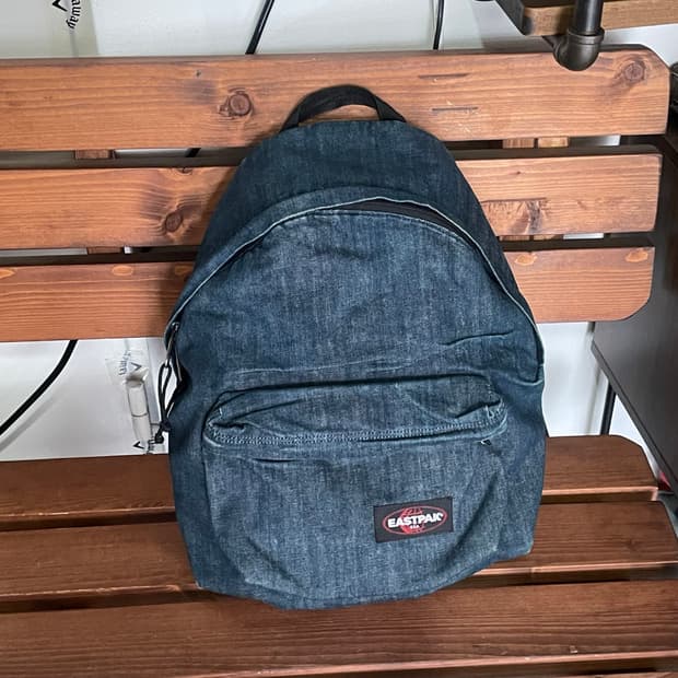 이스트팩 데님 백팩