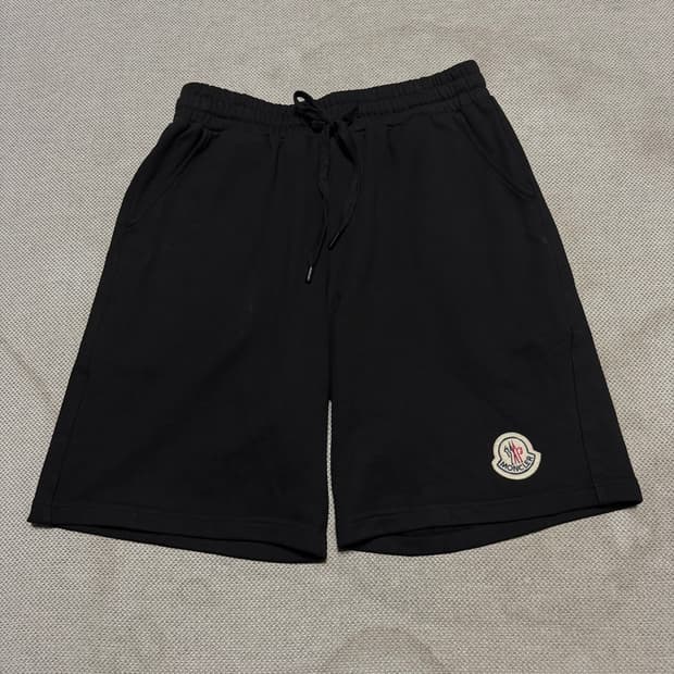 몽클레어 로고 반바지