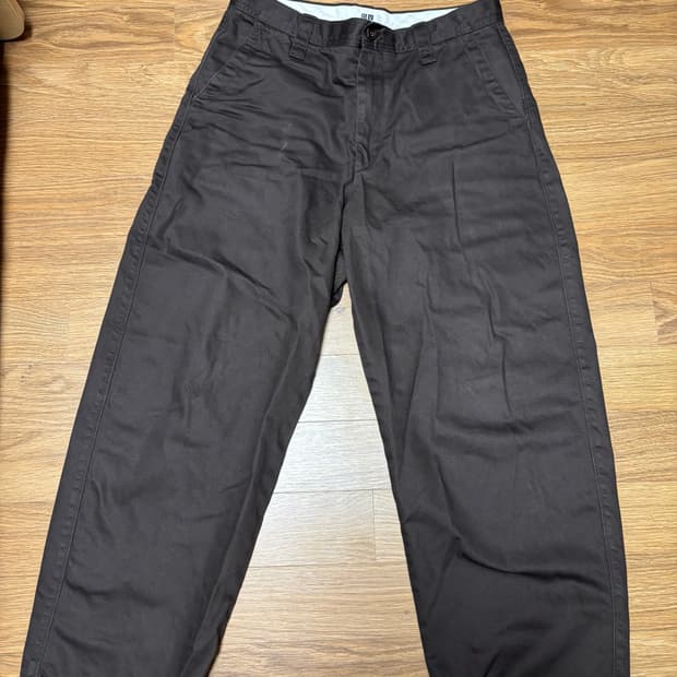 유니클로 와이드핏 치노팬츠 82