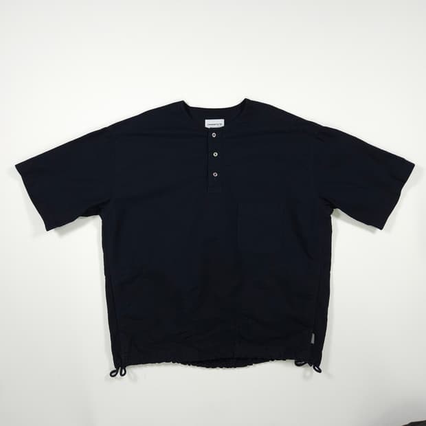 ESOPIONAGE 네이비 헨리넥 반팔 티셔츠