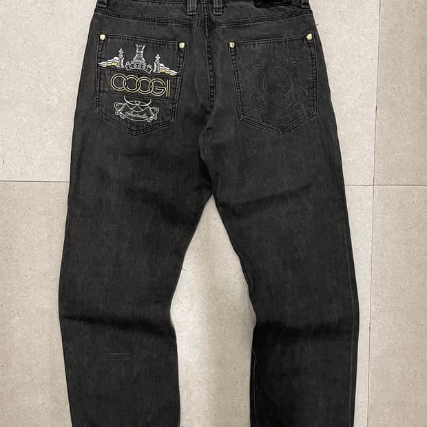 (빈티지)00‘s Coogi 쿠지 올드스쿨 자수 패치 와이드워싱데님팬츠