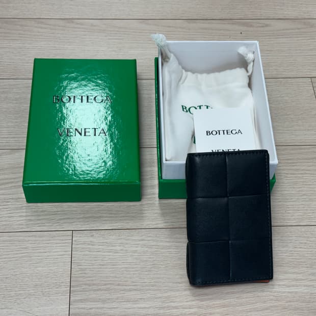 보테가베네타 투톤 플랩 오거나이저