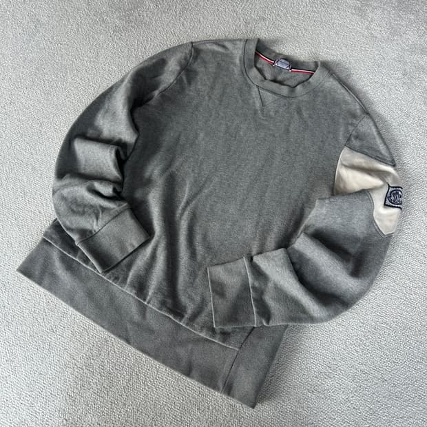 몽클레어 맨투맨 정품 m