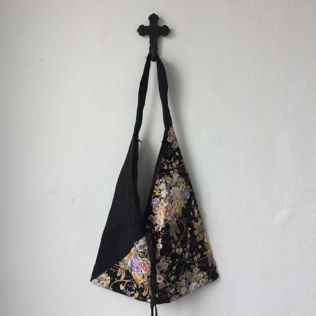 oriental mood shoulder bag