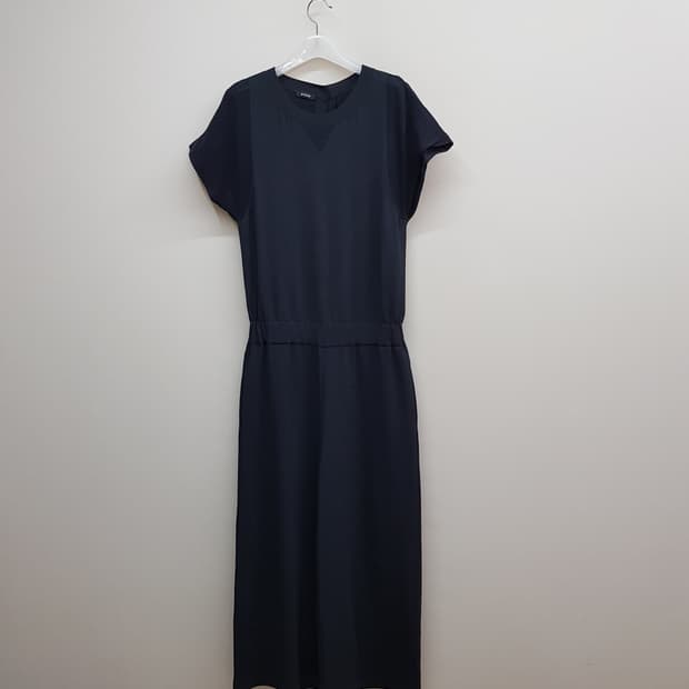 한섬 시스템(SYSTEM) 2024 미니멀 반팔 점프수트 90F사이즈