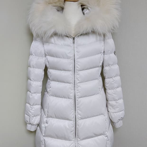 질스튜어트 뉴욕 여성 A라인 구스다운 패딩 (88사이즈)