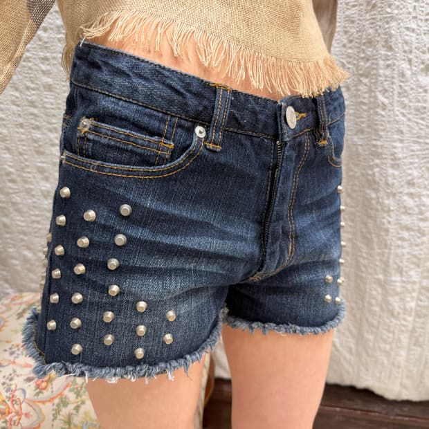 stud point denim shorts