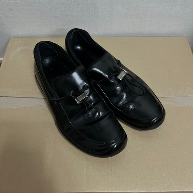 프라다 스포츠 스트링 로퍼