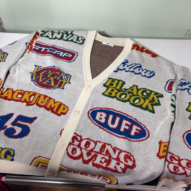 105 WEGO 크림 로고플레이 오버핏 자카드 가디건