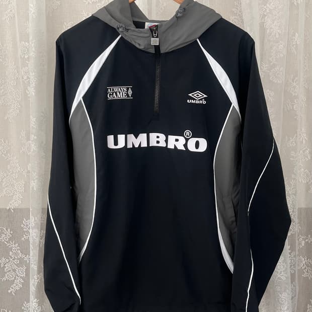 L)엄브로 스포티 캐주얼 후드 아노락 블랙 바람막이