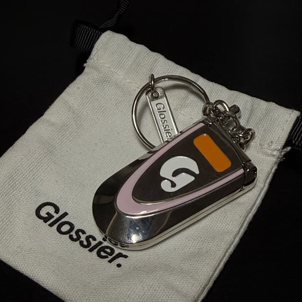 Glossier 글로시에 키링 핸드폰 y2k