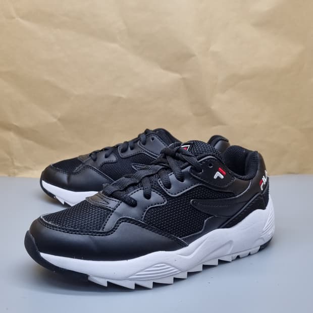 휠라 볼트 운동화 225