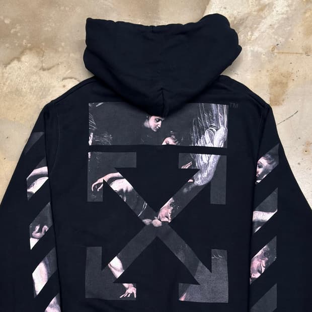 오프 화이트 카라바도 블랙 후드티