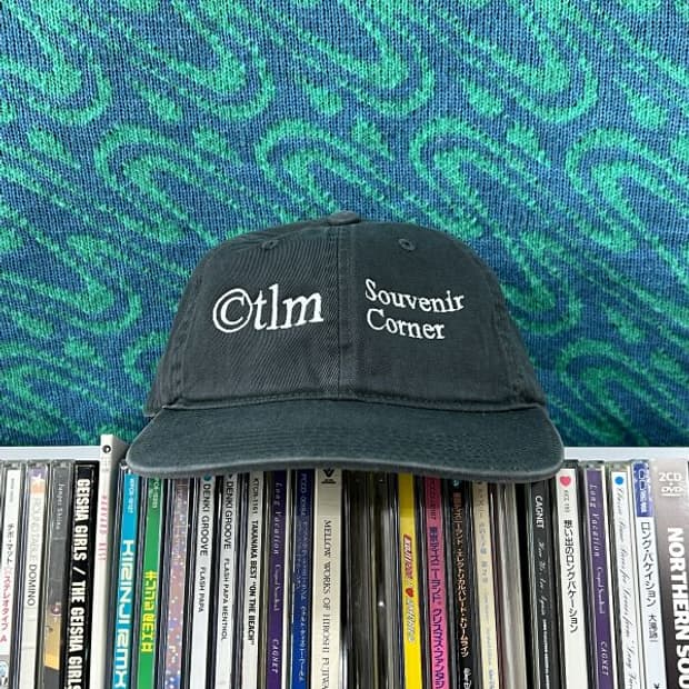 tlm Souvenir Corner 6 패널 캡 그레이 