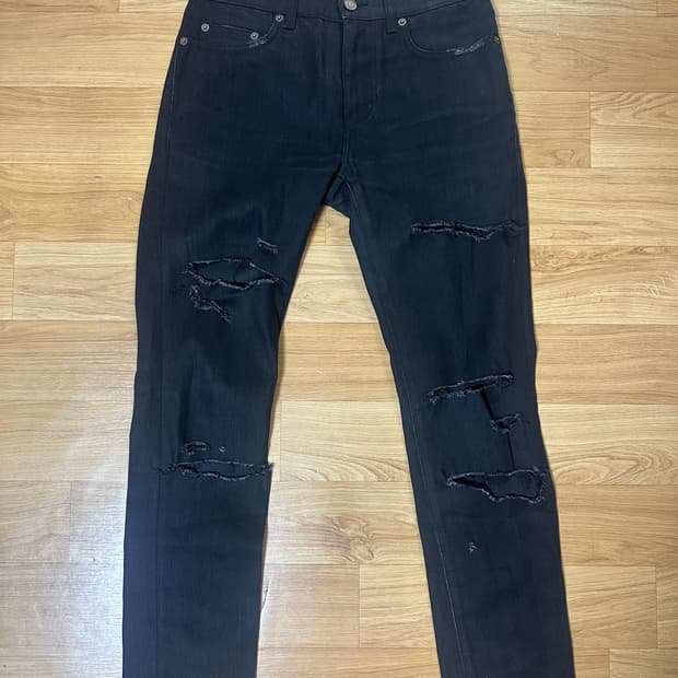 생로랑 디스트로이드진 28