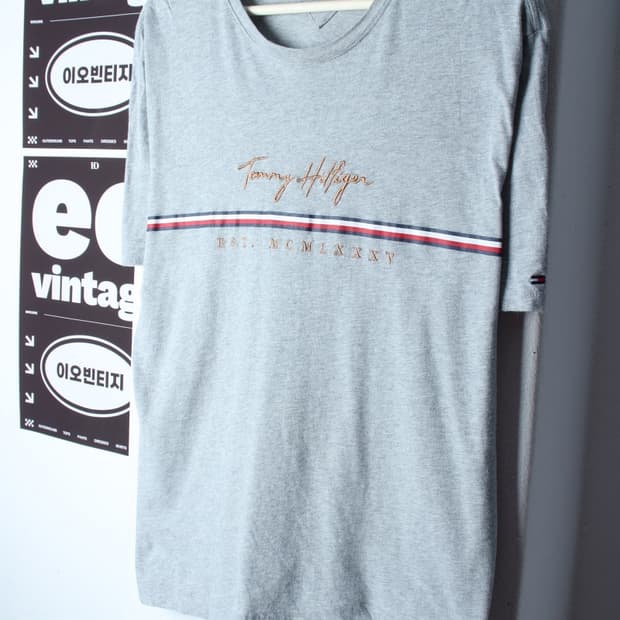 (L-XL) 타미힐피거 반팔 티셔츠 레터링 그레이 올드스쿨-H32976