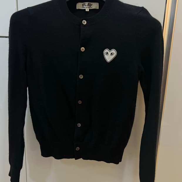 꼼데가르송 여성화이트와펜가디건 S