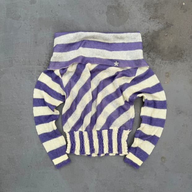 VTG 스타 오프숄더 니트