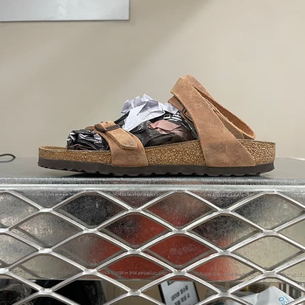 버켄스탁 야라 샌들 240