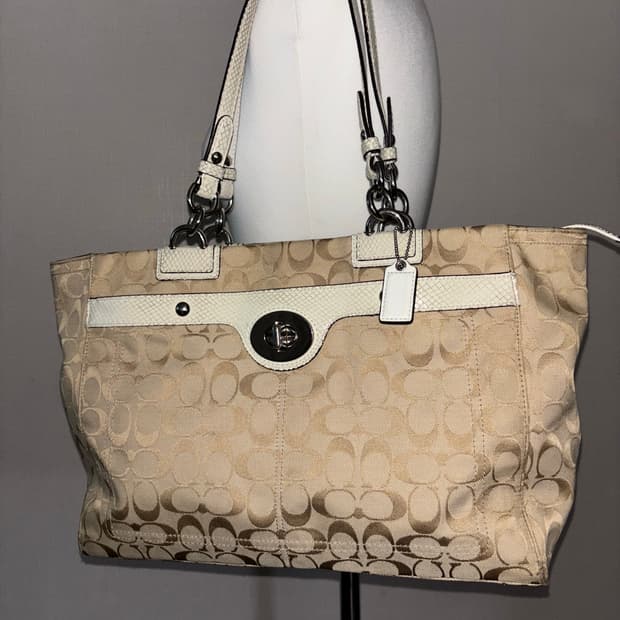 🚨연말세일🚨Coach ivory vintage bag