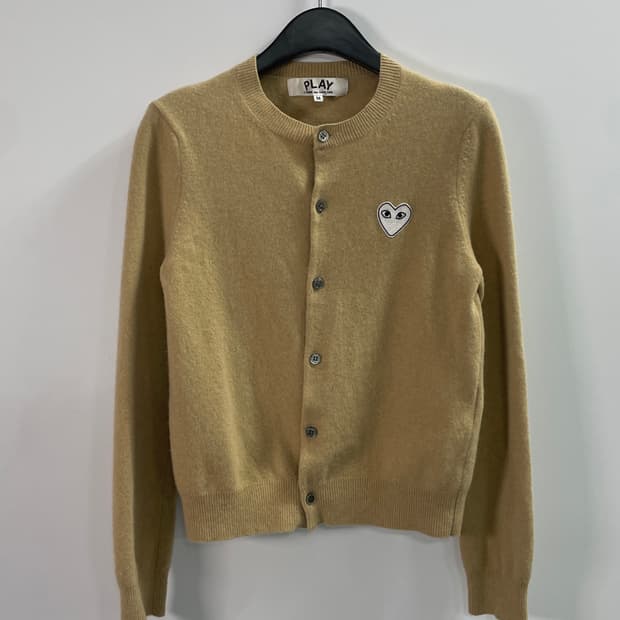 꼼데가르송 우먼스 화이트와펜 라운드 가디건 (on.272)