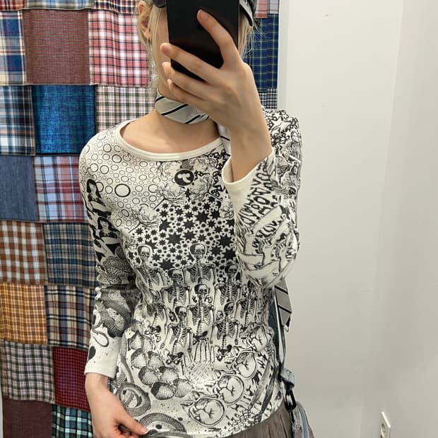 히스테릭 글래머 스네이크 롱슬리브