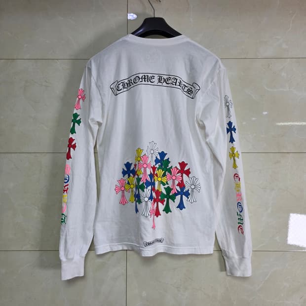 크롬하츠 멀티컬러 세메터리 크로스 롱슬리브 m 새상품급